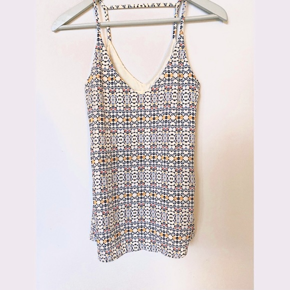 4/$20!! H&M Geometric Strappy Sleeveless Blouse - Picture 4 of 10